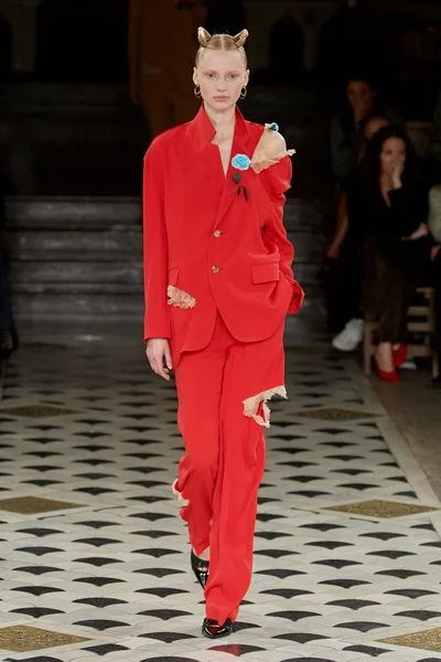 Look 3